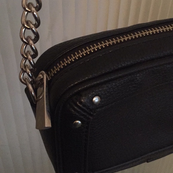 🖤 Mini Express Crossbody 🖤 - Picture 3 of 6